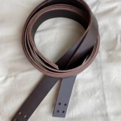 PetiteKnit - Leren Banden  - leather strap (donker) - 94 x 2 cm (2 stuks) bij de Breiboerderij                            