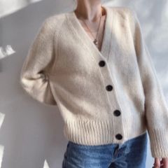   Patroon Champagne Cardigan - by PetiteKnit bij de Breiboerderij                          