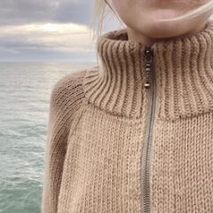 Patroon Zipper Sweater  - by PetiteKnit (NL / EN) bij de Breiboerderij                            