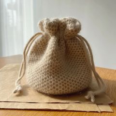 Patroon PetiteKnit - Honey Bucket Bag (engels) bij de Breiboerderij                            