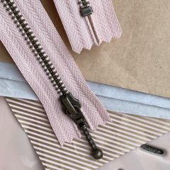 Rits / Zipper YKK 35 cm - Poederroze - PetiteKnit - met label