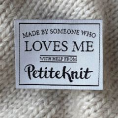 Label 'Made By Someone Who Loves Me' - PetiteKnit - per stuk bij de Breiboerderij