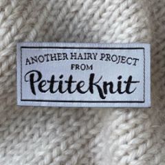 Label 'Another Hairy Project' - PetiteKnit - per stuk bij de Breiboerderij