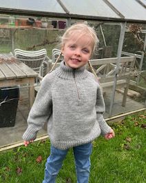 Patroon PetiteKnit - Zipper Sweater - Light Junior (engels)