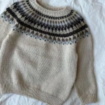 Breipakket PetiteKnit - Celeste Sweater JUNIOR - Sandnes Garn Peer Gynt