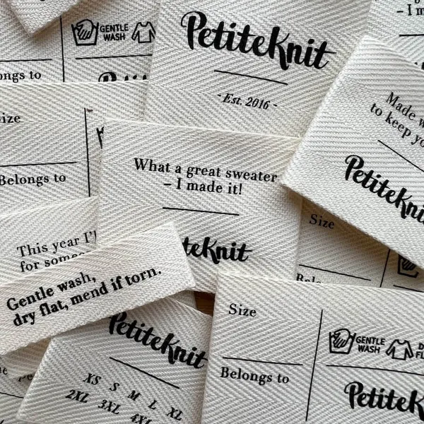 PetiteKnit - Textiel label