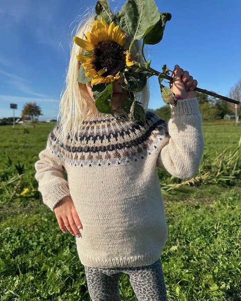 Patroon PetiteKnit - CELESTE Sweater JUNIOR - papieruitgave En/NL - Afbeelding 2