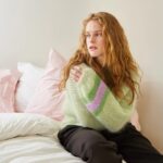 Patroon FACILE CARDIGAN -2402-2A/B - Ballerina Chunky Mohair