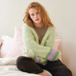 Patroon FACILE CARDIGAN -2402-1 - Ballerina Chunky Mohair