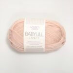 Breipakket Jurkje Snowbell Dress Sandnes Garn met gratis patroon 6-12 mnd