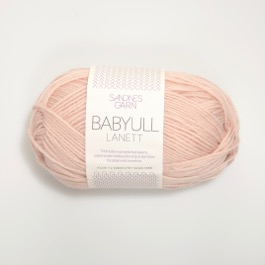 Breipakket Jurkje Snowbell Dress Sandnes Garn met gratis patroon 6-12 mnd - Afbeelding 2