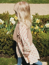 Breipatronen boek Sandnes Garn 2211 Soft Knits for Kids (engels/duits) - Afbeelding 2