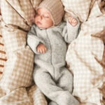 Breipatronen boek Sandnes Garn 2213 Soft Start (engels)