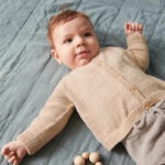 Breipatronen boek Sandnes Garn 2304 Lente / Zomer Baby (engels)