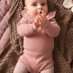 Breipatronen boek Sandnes Garn 2304 Lente / Zomer Baby (engels)