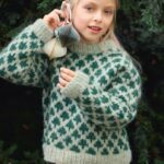 Enkel Patroon Sandnes Garn Collectie 2511 - Christmas Tree Sweater - papieruitgave