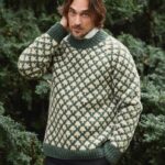 Enkel Patroon Sandnes Garn Collectie 2511 - Christmas Tree Sweater - papieruitgave