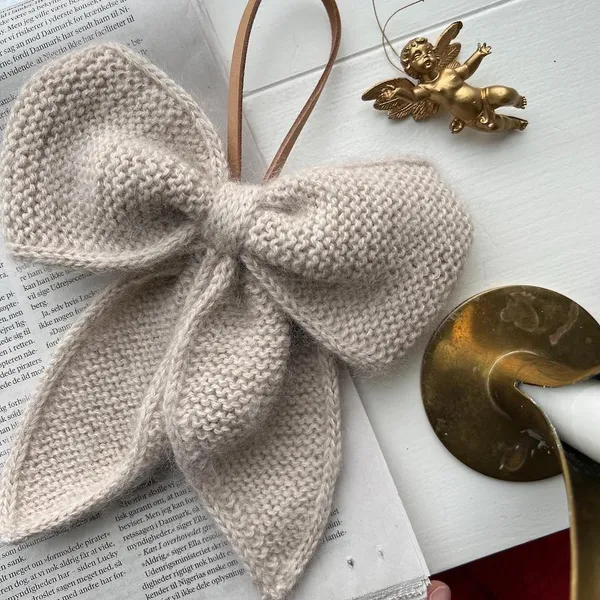 Patroon PetiteKnit - DECEMBER BOW