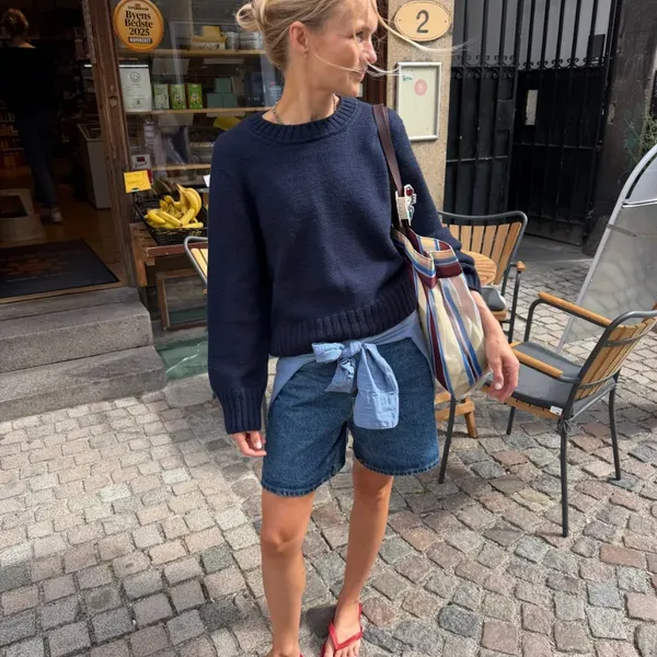 vega sweater a