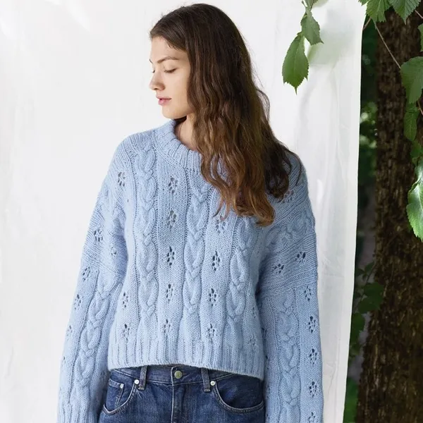 junia sweater