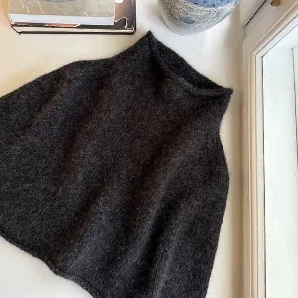 petiteknit ivy cape