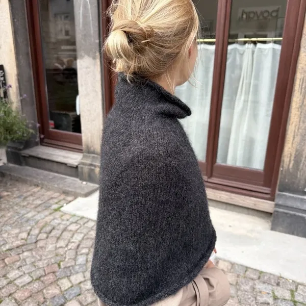 petiteknit ivy cape